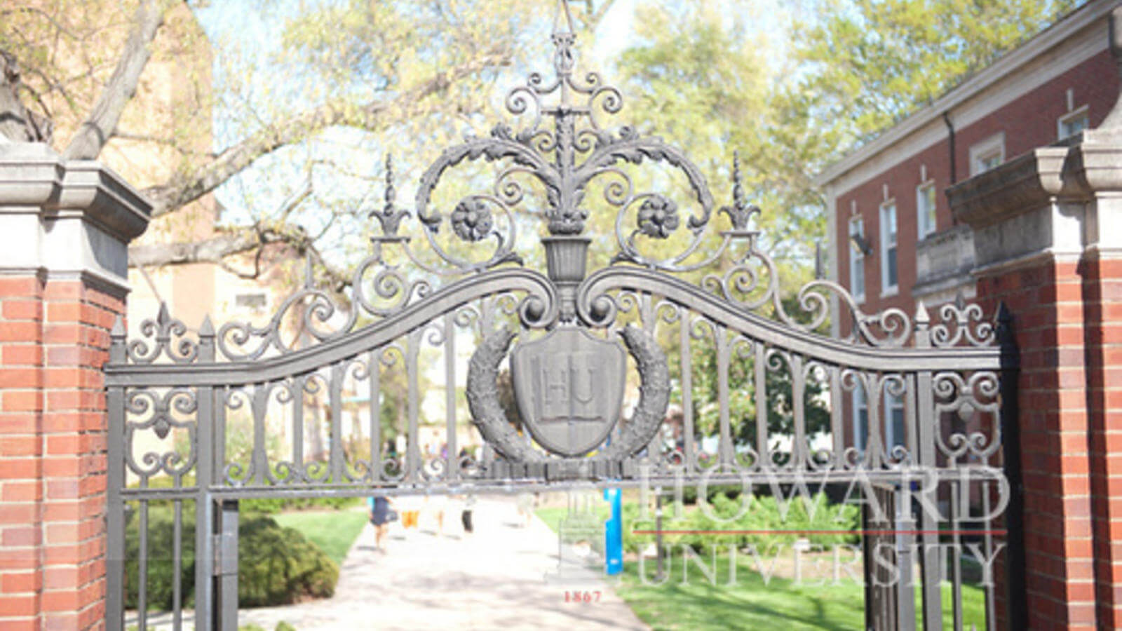Gate